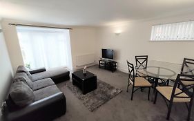 Quiet 1Br In Purley, Free Parking & Wifi
